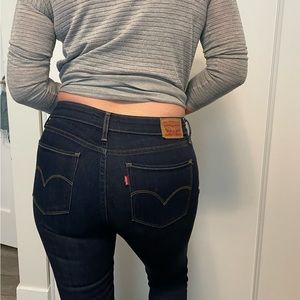 Levi’s 711 skinny fit - size 30 in dark blue